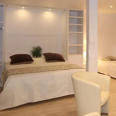 De La Ferme Lamy Hotel